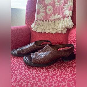 Connie Woven Leather Sandals. Brown, Size 11